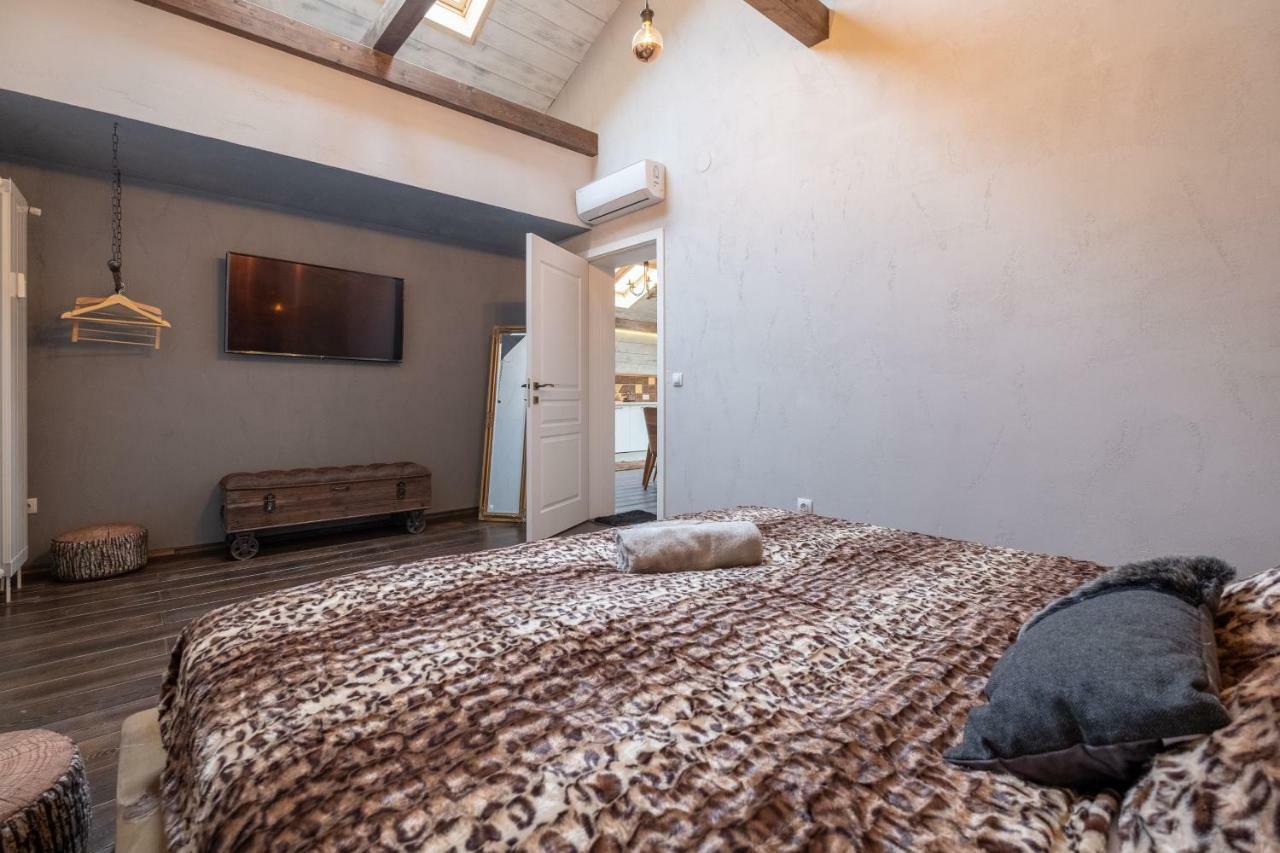 2-Bedroom Elegant Apartment In Mediterranean Style Софія Екстер'єр фото